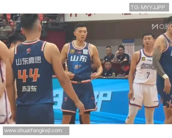 11月11日天津男篮迎战山东西王全力争胜展现球队实力与拼搏精神