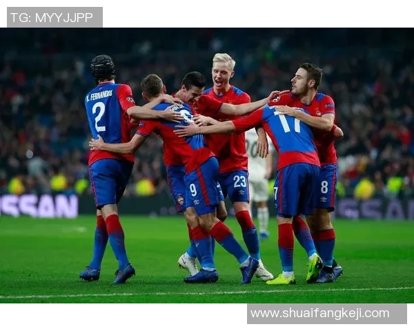 佐加顿斯与埃斯基尔斯蒂纳的精彩对决揭示足球战术与团队合作的重要性